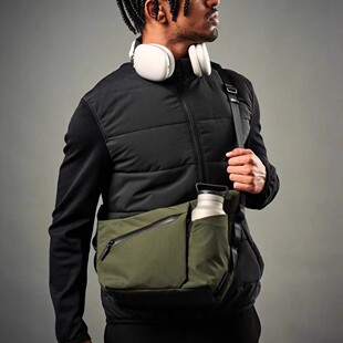 澳洲ALPAKA Flow Satchel 210D水壶斜挎包休闲单肩包4L通勤包包