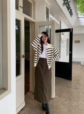 MOTOO自制秋冬奶白条纹撞色毛衣厚实链接款外套