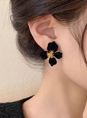 港风黑色丝绒花朵耳环小众设计感高级耳钉女轻奢气质名媛耳饰
