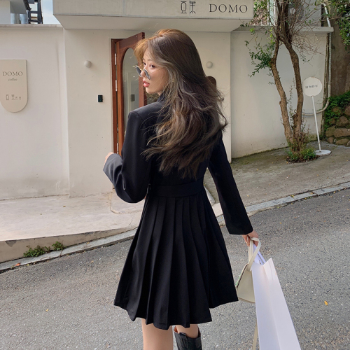 Actual shooting of 2021 autumn and winter new port style retro women's chic temperament Lapel waist closing suit dress