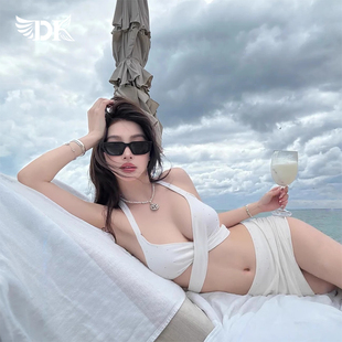 DK泳衣女高级感2025新款小胸聚拢比基尼游泳衣三件套沙滩度假泳装