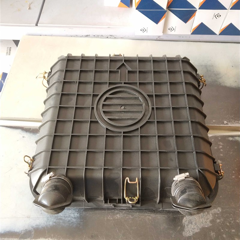 PU2440空滤总成后盖 拖拉机收割机空滤总成黑色后盖 黄色后盖