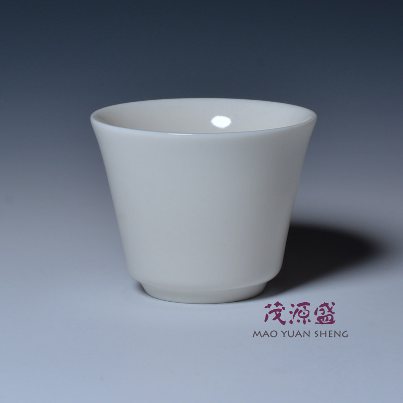 台湾三希纯色牙白陶瓷古月茶杯图片