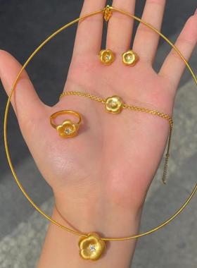 金店同款镶钻拉丝小金花项链