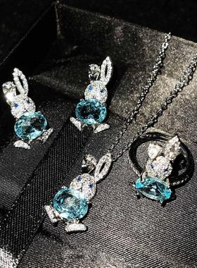 微镶满钻小萌兔耳钉仿天然天空蓝