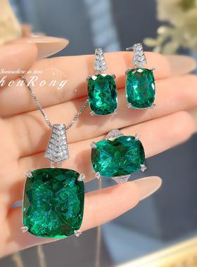 新款皇家蓝鸽血红吊坠大克拉肥方