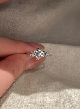 网红ins小巧1克拉仿莫桑石柏林