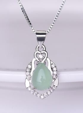 玉坠女浅色翠绿玉髓吊坠水滴梨形