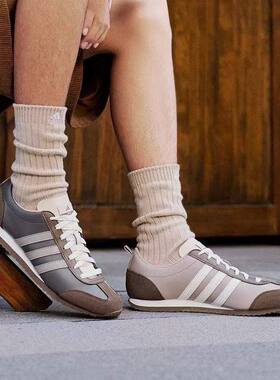 阿迪达斯休闲鞋男女同款运动鞋百搭轻便运动休闲T头阿甘鞋JS1032