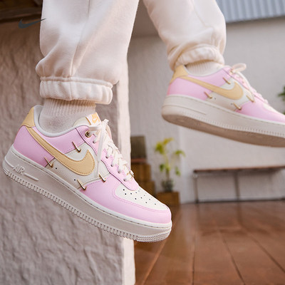 NIKE耐克女子板鞋ARFOC10