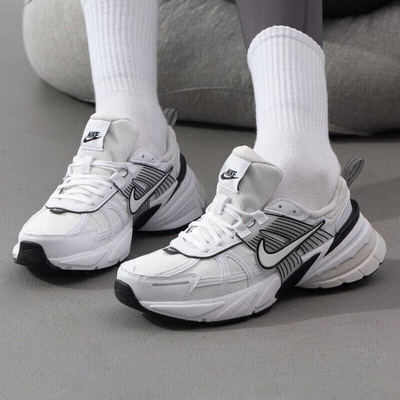 耐克NIKE跑步鞋女缓震低帮