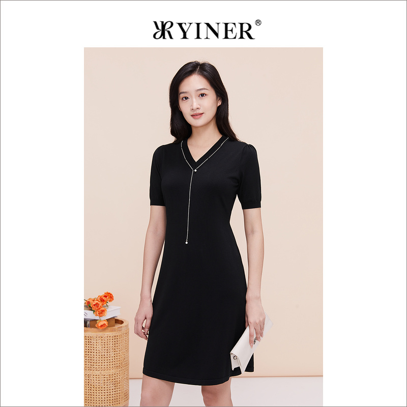 YINER音儿专选女装夏季含桑蚕丝V领金属小黑裙连衣裙