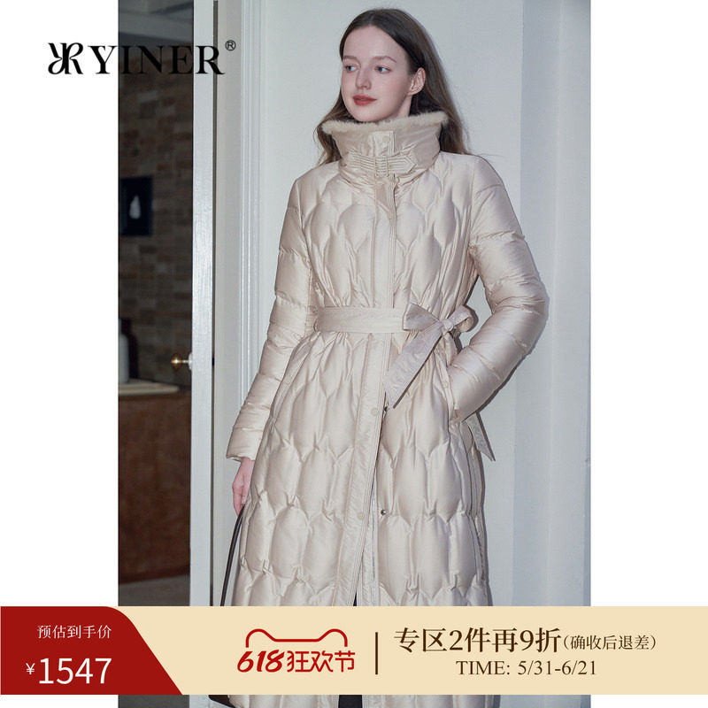 【云感白鹅绒】YINER音儿女装冬季时尚水貂毛领保暖长羽绒服