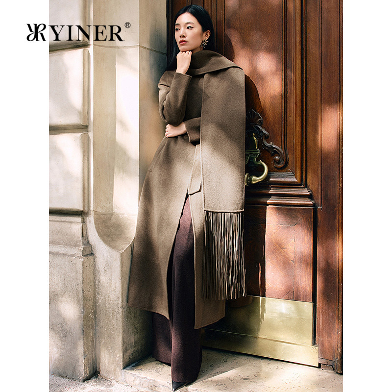YINER音儿冬季新款阿尔巴斯羊绒混纺围巾式流苏H型毛呢大衣