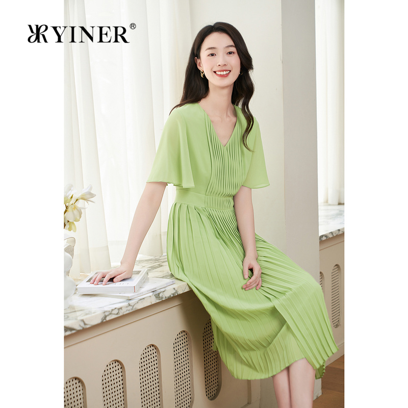 YINER音儿专选秋季哑光法式压褶V领果绿色小A字连衣裙