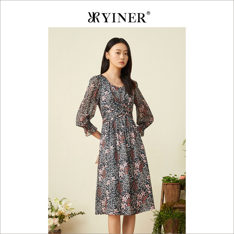 YINER音儿女装春季时尚真丝面料花瓣袖碎花连衣裙
