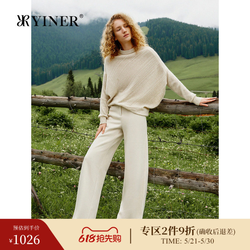 YINER音儿女装冬季时尚时尚蝙蝠造型半高领羊毛羊绒混纺针织衫