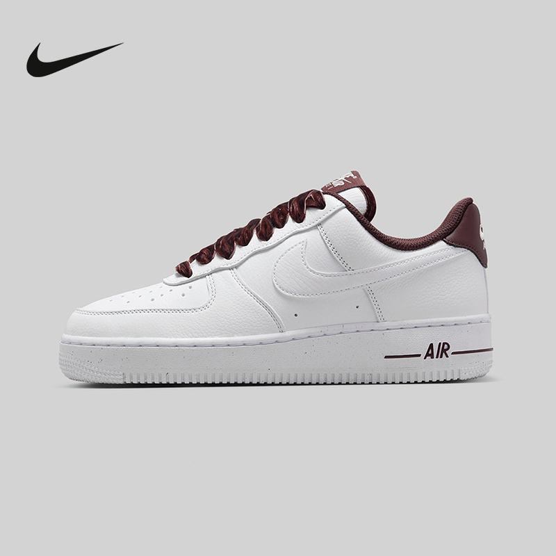 Nike耐克板鞋女鞋AF1酒红丝绒鞋带白色空军一号运动鞋HV4403-600