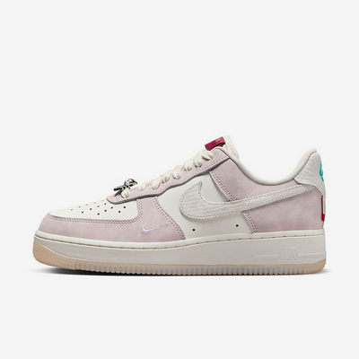 耐克板鞋AIR FORCE 1 '07 龙年限定女子空军一号运动鞋FZ5066-111