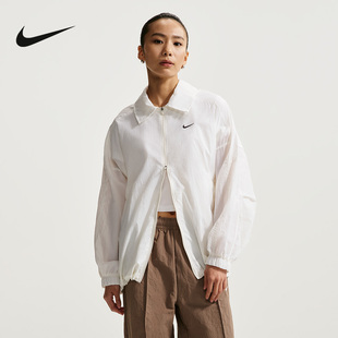 NIKE耐克女外套26夏新款 133 宽松轻薄透气翻领梭织运动夹克IO1521