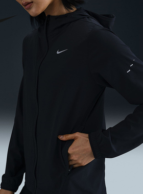 Nike耐克2025春季女子户外跑步运动休闲梭织夹克外套HQ0651-010