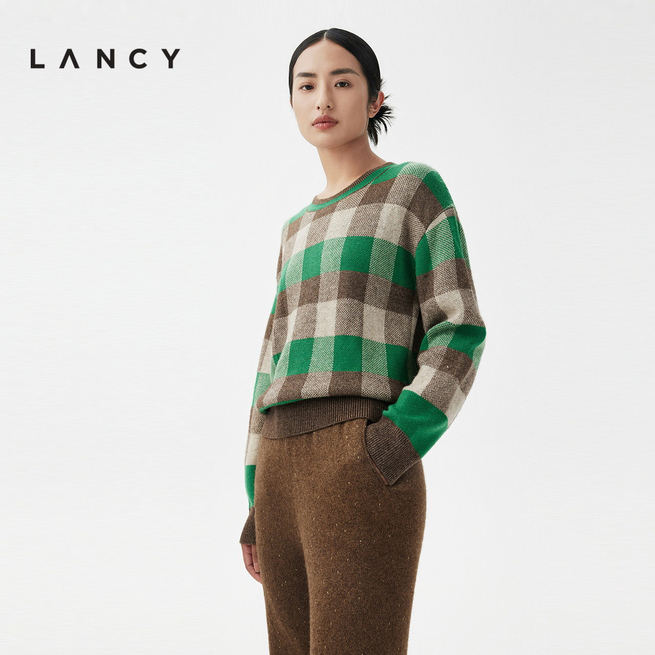 LANCY/朗姿2023冬季新款牦牛绒套头圆领针织衫女格纹长袖羊毛衫