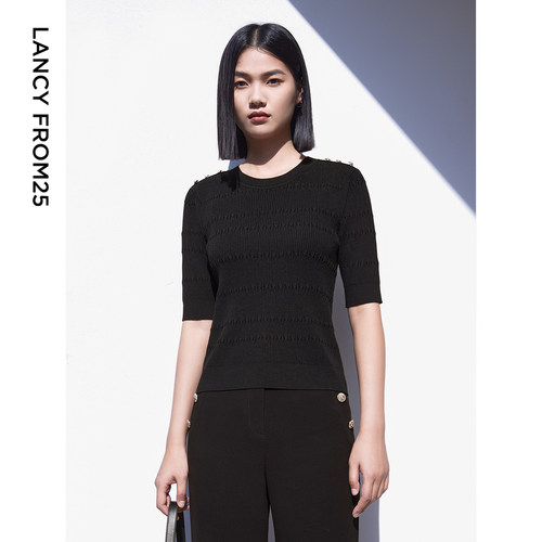 经典圆领 五分袖设计 独特纹理