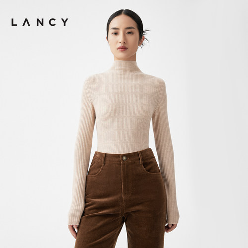 半高领领型 抽条组织 修身版型