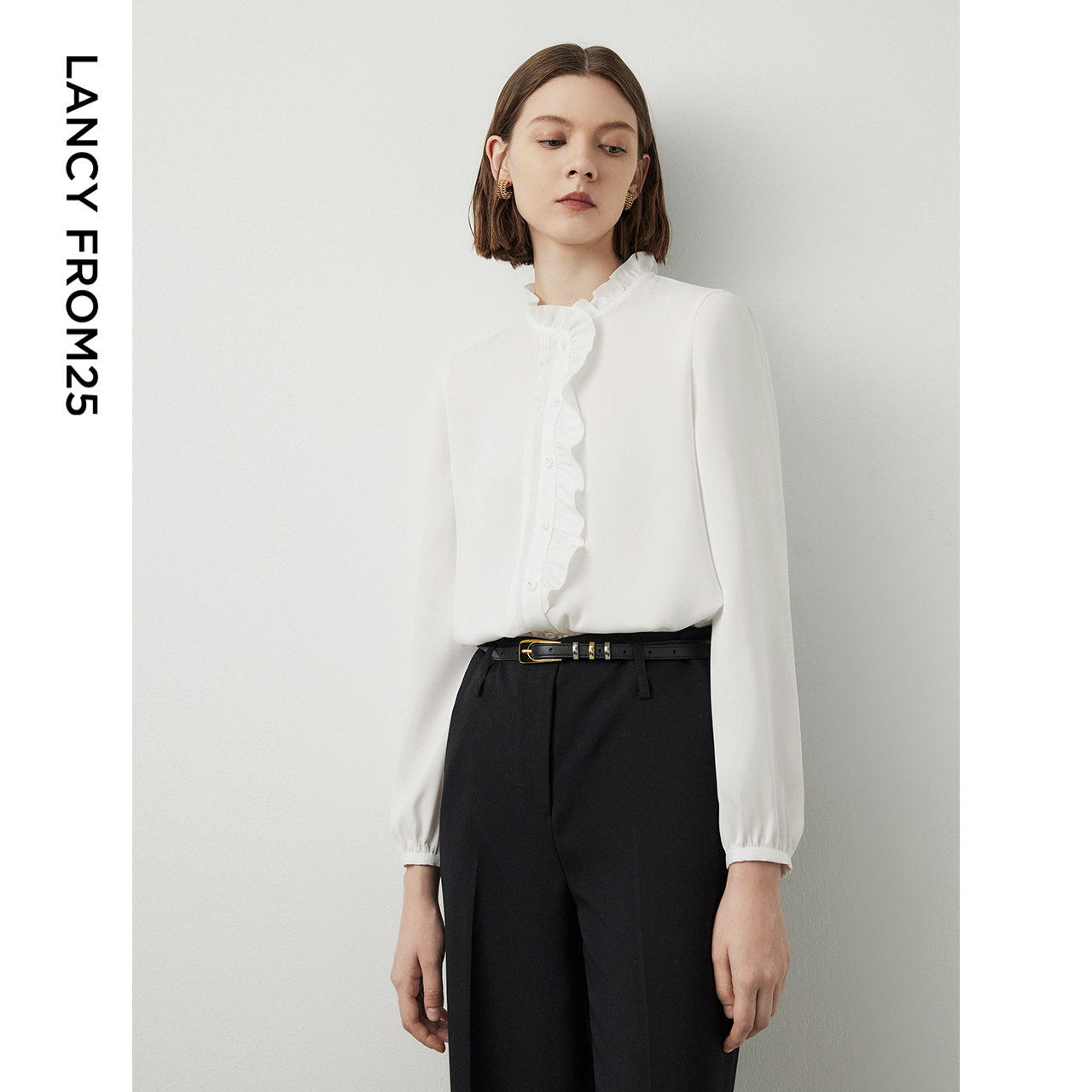 荷叶波浪边   光泽感面料  优雅知性