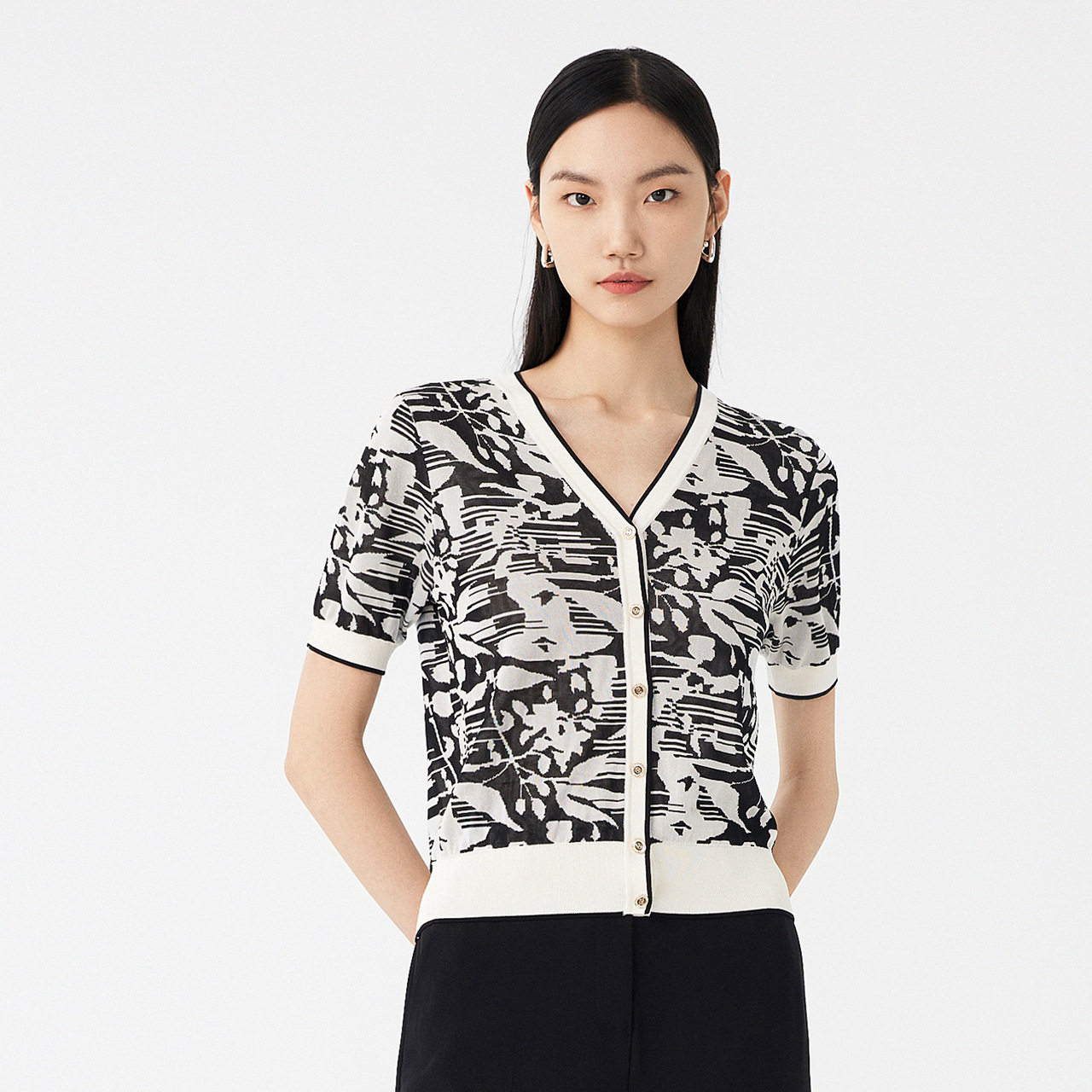 撞色提花 气质V领