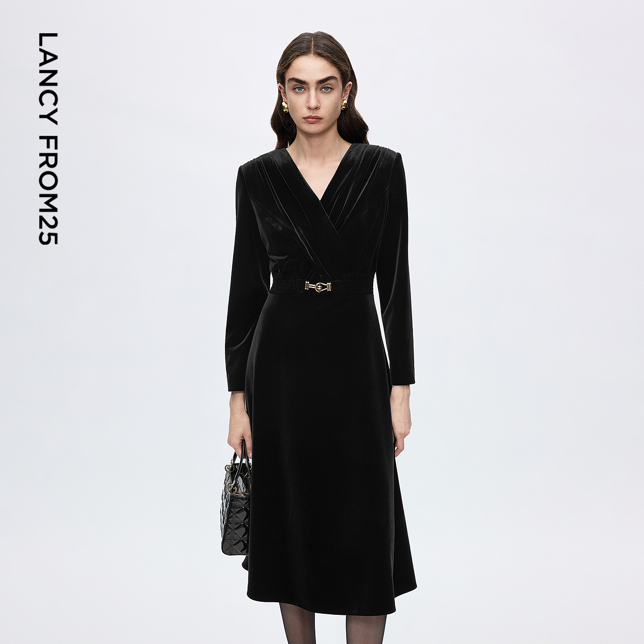 褶皱设计 弹力打揽 收腰A摆