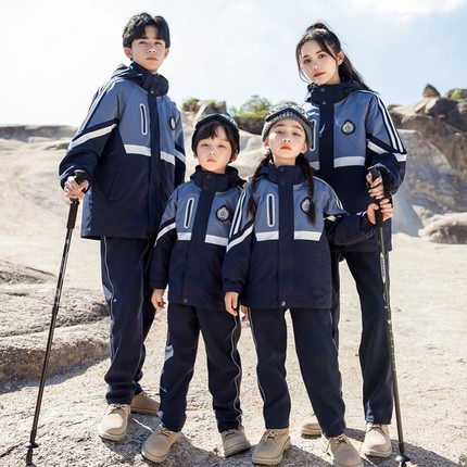 小学生校服春秋装学院风一年级班服冬季绿色冲锋衣三件套幼儿园服