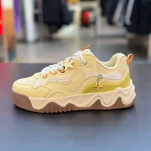 安踏小海星板鞋女2026春冬季新款耐磨潮流革面休闲鞋122618036