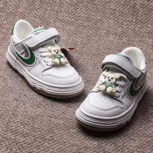 学生鞋 春秋款 3227卡通挂件百搭板鞋 男女童魔术贴小白鞋 儿童运动鞋