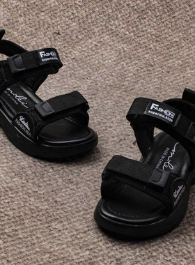 儿童新品夏季童鞋521103男童黑色魔术贴可调节翅膀凉鞋轻便透气