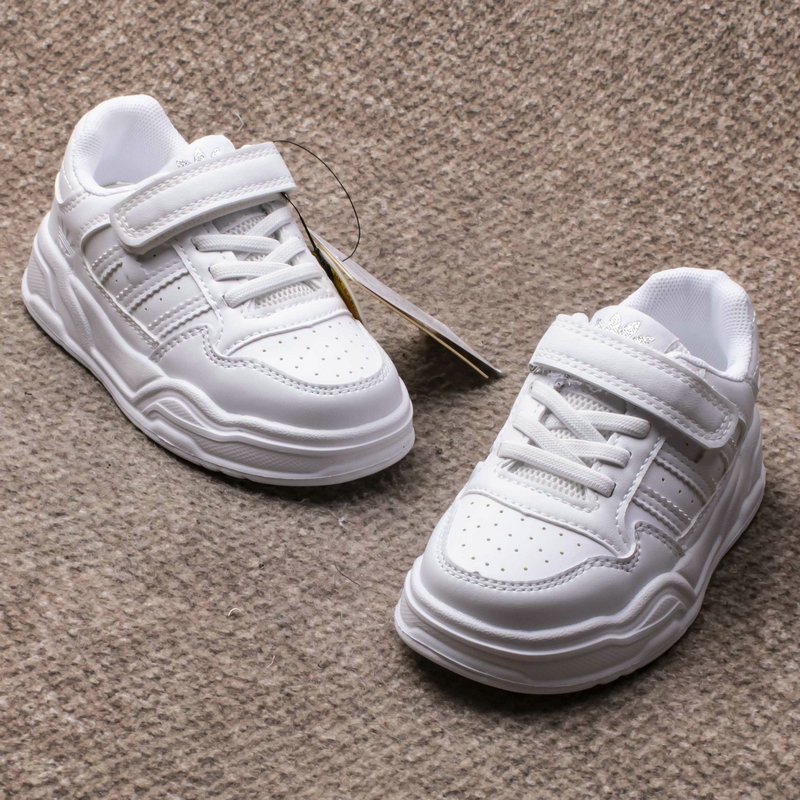 2025秋季新款儿童运动鞋