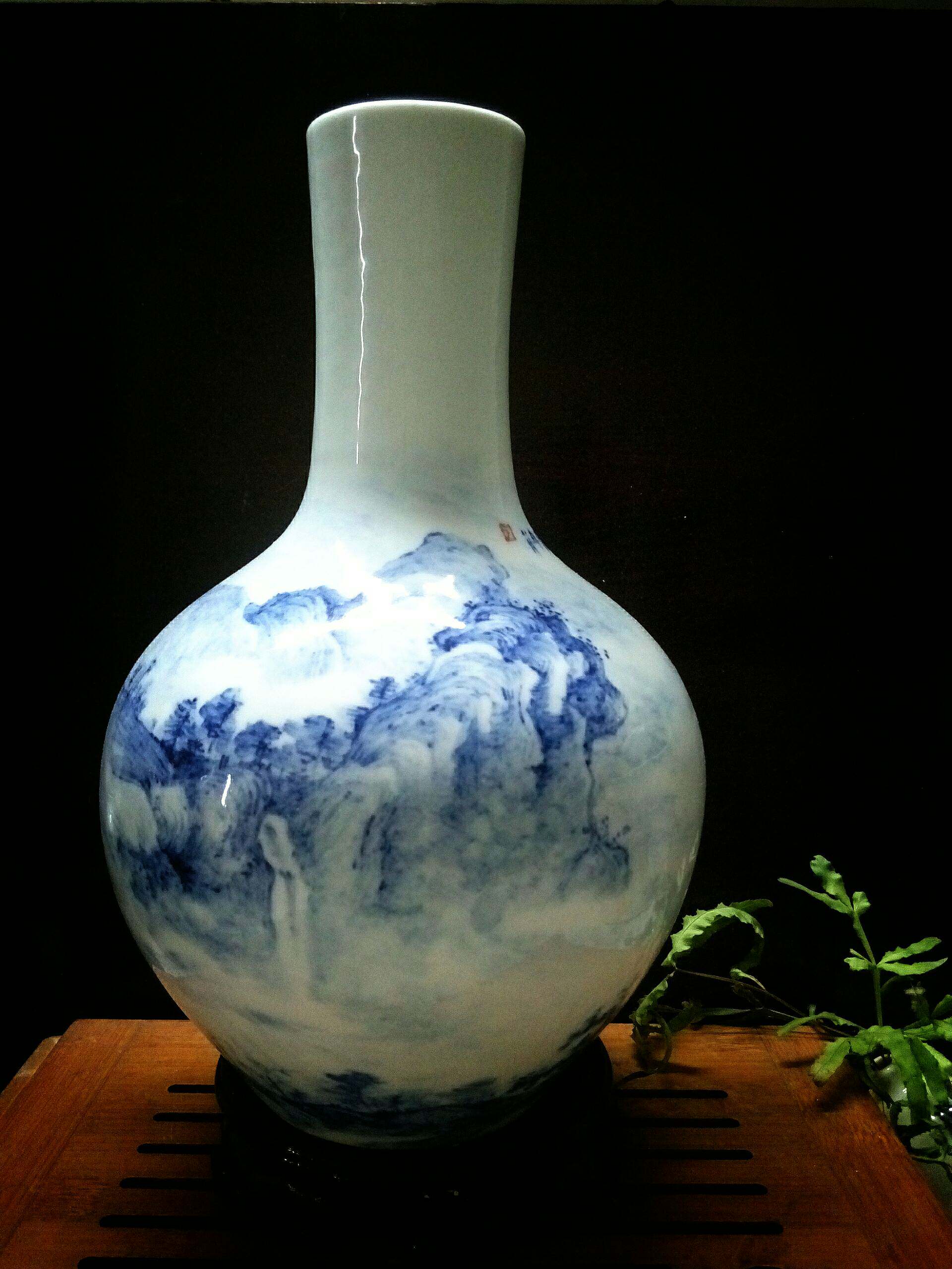 民间美术大师刘亚平手绘青花山水  天球瓶 小花瓶 装饰家居 陈设