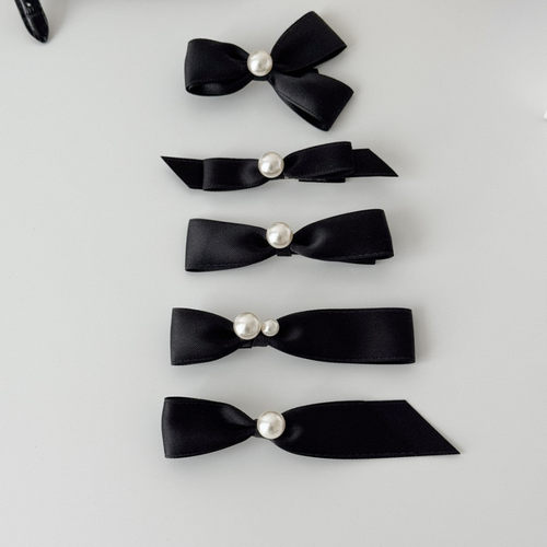 黑色缎面珍珠蝴蝶结边夹刘海夹