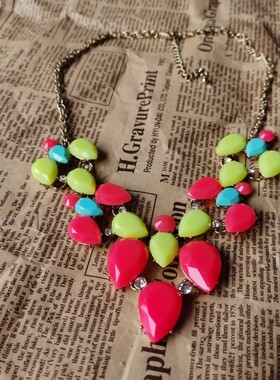 百搭小清晰荧光水滴夸张项链