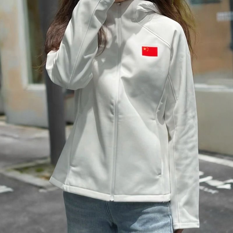 安踏国旗款防泼水加绒梭织外套女