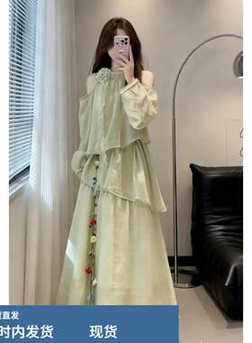 韩系度假风绿色露肩挂颈洋装子女夏季2026新款减龄仙女蛋糕长裙