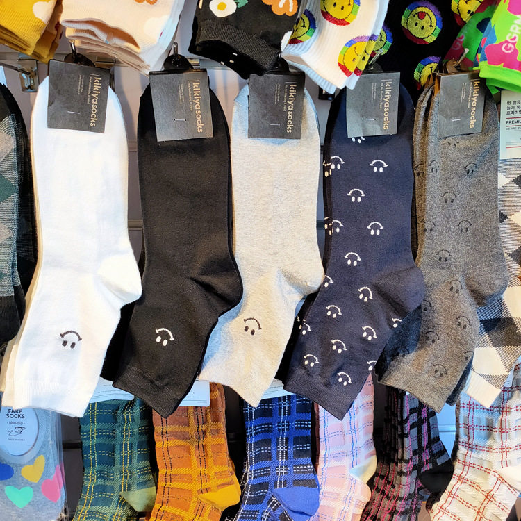 【现货】韩国短袜秋冬新款纯色笑脸棉袜时尚休闲男士中筒袜子
