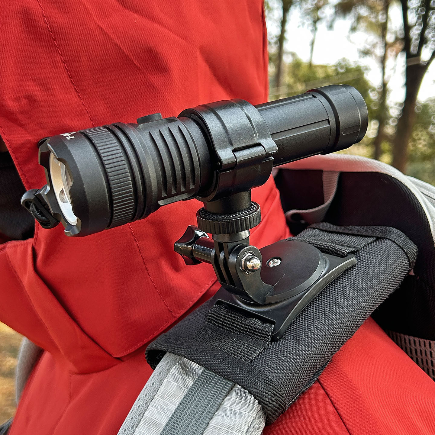 户外手电夹登山包背包肩带支架360&deg;旋转可调节多功能手电筒支架