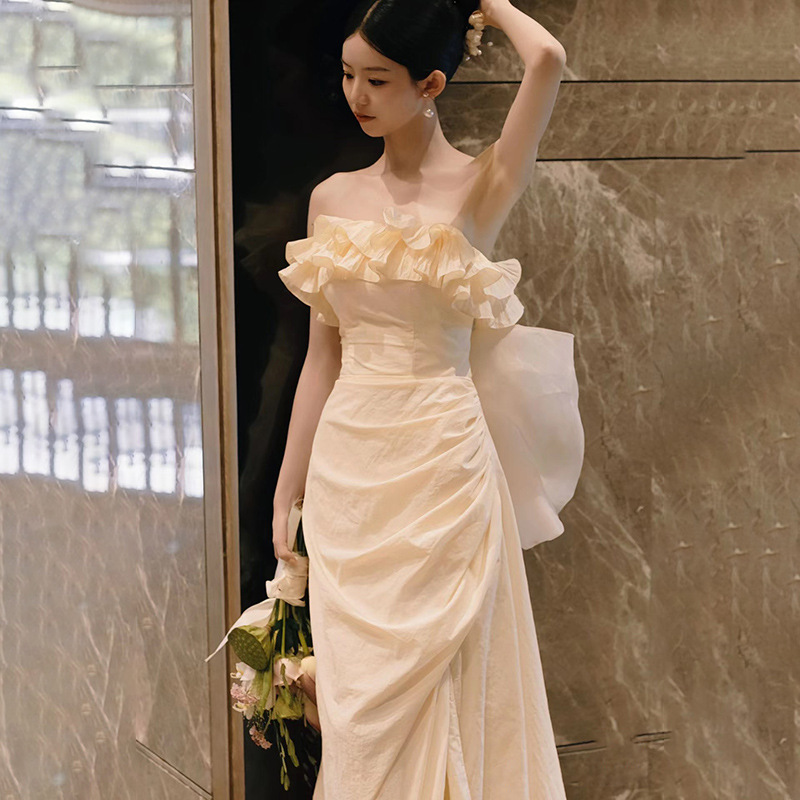 韩式轻婚纱2024新款高级感小众森系超仙出门纱抹胸公主风订婚礼服