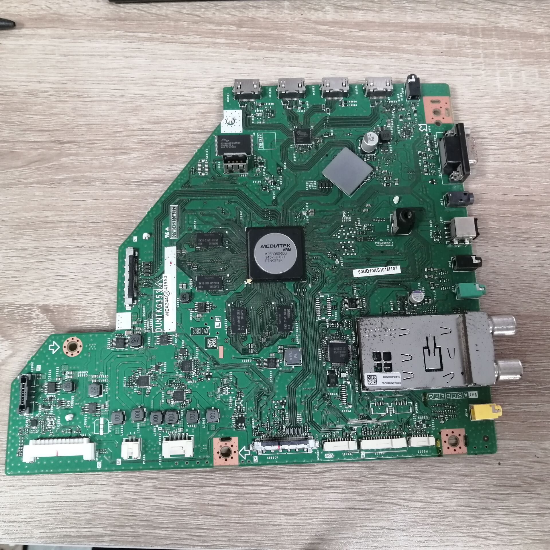 夏普LCD-60UD10A70UD10主板