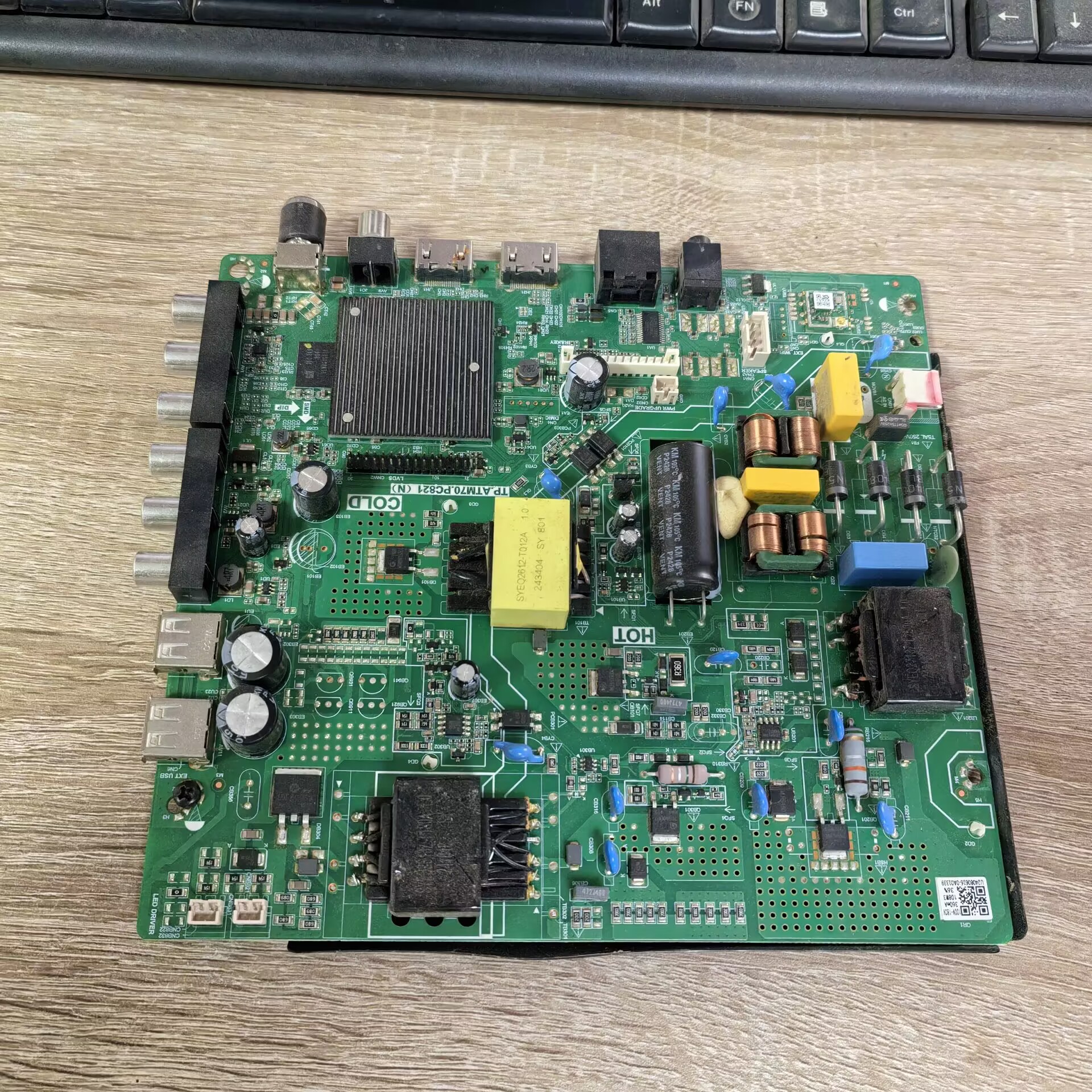 主板TP.ATM70.PC821屏JE695R3H