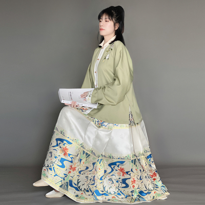 随淇自然大码汉服织金妆花马面裙