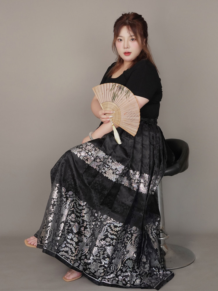 SUI QI NATURAL [피닉스 착용 모란] 지방 MM 자개 모조 대형 말 얼굴 스커트 검정 수 놓은 비행기 소매 HANFU 여성