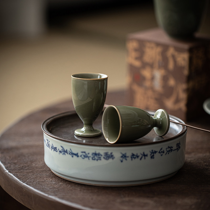 草木祠 束刻越窑青瓷小酒杯手工高足清风茶杯闻香杯茶具品茗杯