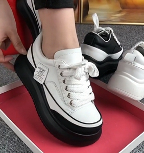 2023秋季新款厚底真皮爆款小白鞋女松糕鞋网红韩版运动休闲板鞋潮